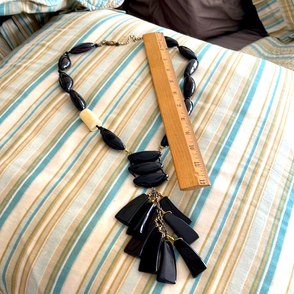Vintage Chicos black long necklace with nuts and brass wrapped pieces of bone - Picture 12 of 12